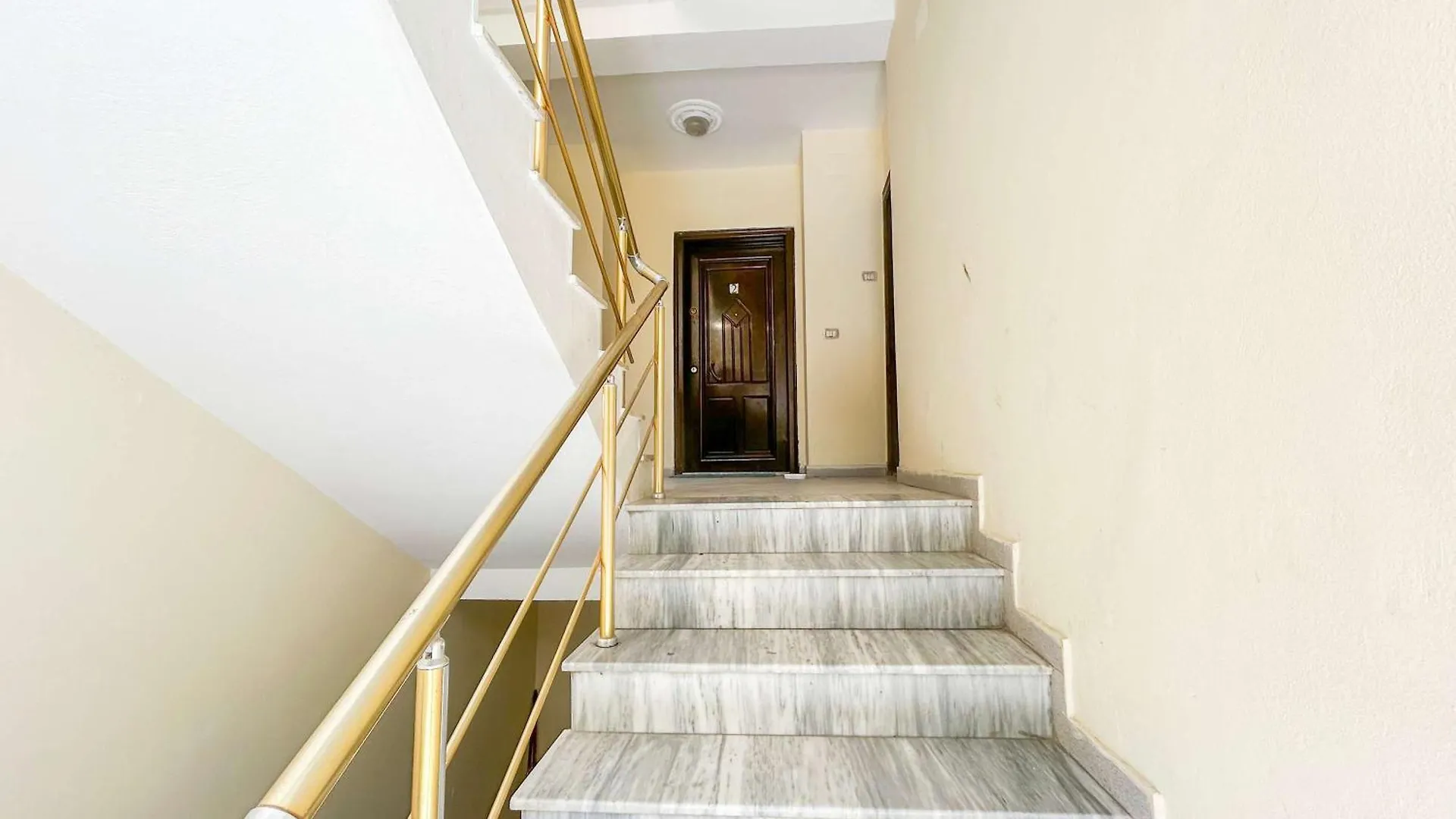 Apartment 1 Bedroom 675 Golem
