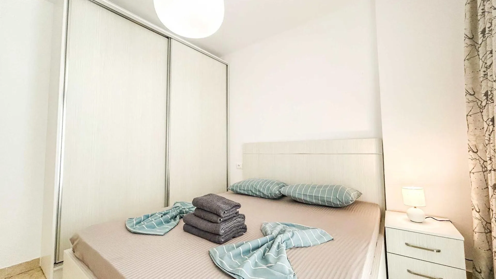 1 Bedroom 675 Golem