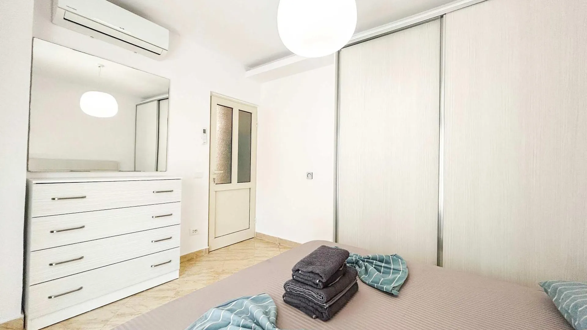 1 Bedroom 675 Golem
